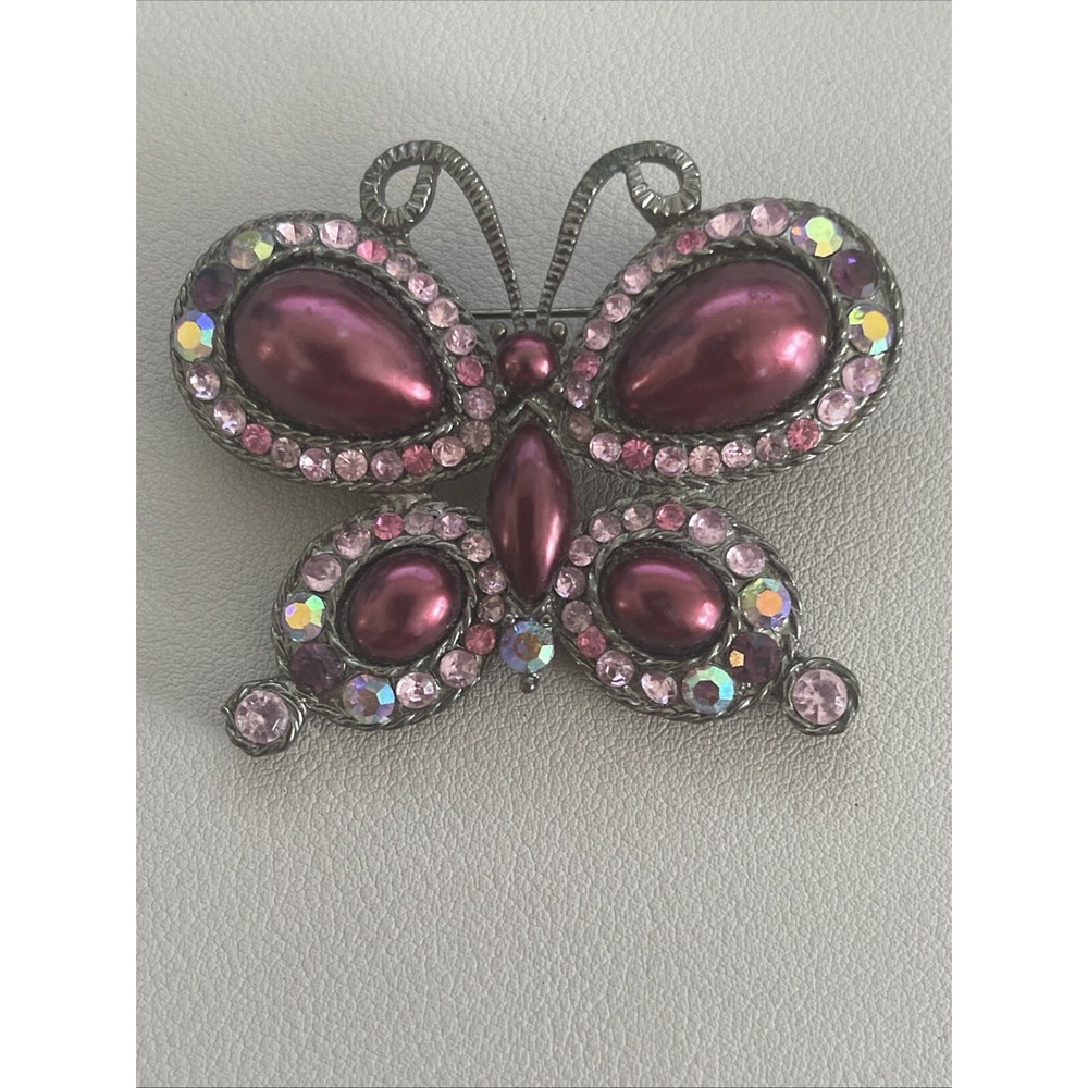 Vtg Shade of Pink Butterfly Brooch Pin Rhinestones Faux Teardrop Stones 2.25" - Picture 1 of 5